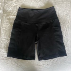 Zella black biker shorts with pockets size small